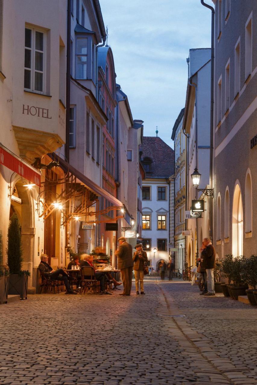 Hotel Orphee - Grosses Haus Regensburg Exterior foto